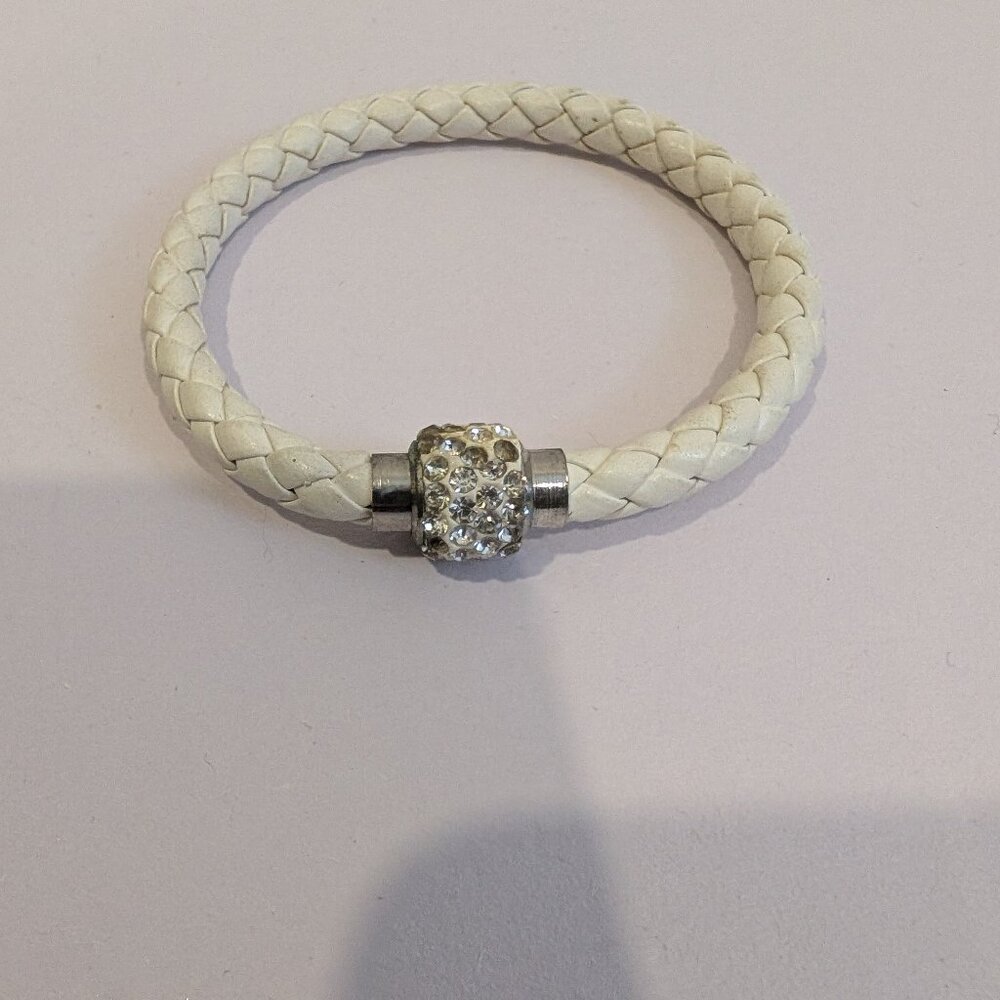 White Leather Rhinestone Clasp Bracelet